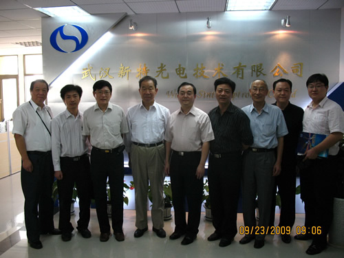 中國(guó)光學(xué)學(xué)會(huì)激光加工委員會(huì)領(lǐng)導(dǎo)訪問(wèn)我司