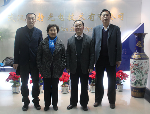 湖北省人社廳副廳長張建平、人社廳專技處調(diào)研員廖維君和田圃到我司調(diào)研