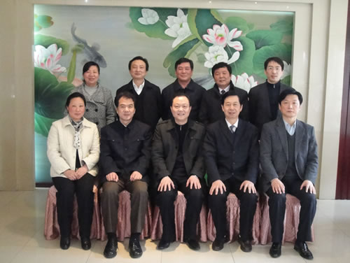 武漢市工商業(yè)聯(lián)合會(huì)余元九主席、武漢市僑聯(lián)秦鋒主席等一行蒞臨我司考察
